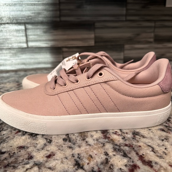 Adidas NWT VULC RAID3R LIFESTYLE
SKATEBOARDING 3-STRIPES
BRANDING - womens - Picture 3 of 7